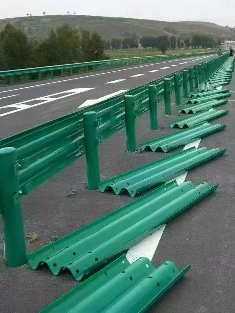 泰安波形护栏